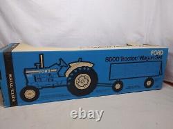 1/12 Ertl Farm Toy Ford 8600 tractor & Big Blue Wagon Set