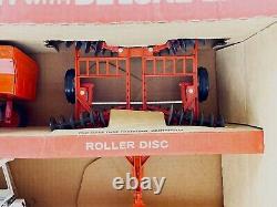 1/16 Case 2390 Farm Set with Deluxe Barn-Tractor, Plow, Wagon, Disc