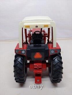 1/16 Ertl Farm Toy International 986 Tractor With Loader