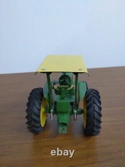 1/16 Ertl Farm Toy John Deere 3020 4020 Tractor With ROPS