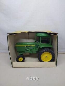 1/16 Ertl Farm Toy John Deere 4430 tractor With Box
