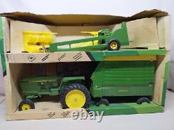 1/16 Ertl Farm Toy John Deere 4450 Forage Farm Set NIB