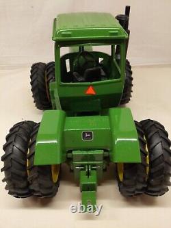 1/16 Ertl Farm Toy John Deere 8650 4WD Tractor 1982 edition