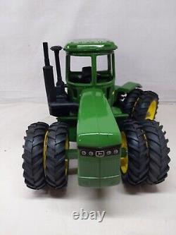 1/16 Ertl Farm Toy John Deere 8650 4WD Tractor 1982 edition