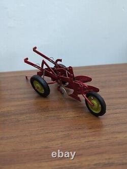 1/16 Eska Farm Toy Case 2 bottom plow Tractor Implement With Box