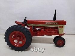 1/16 Eska Farm Toy Farmall 460 Tractor Repaint