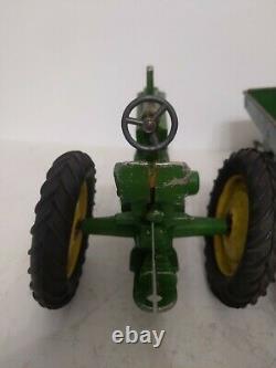 1/16 Eska Farm Toy John Deere B Tractor original with wagon