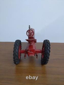 1/16 Eska Farm Toy McCormick Farmall 400 Tractor #2