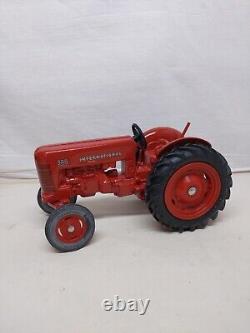1/16 Farm Toy International Harvester 300 Utility Tractor Custom