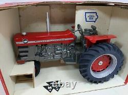 1/16 Scale Models Massey Ferguson 1100 Tractor Farm Progress 1993