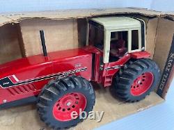 1/16 Scale Vintage ERTL International Harvester 3588 2+2 Tractor (Original Box)