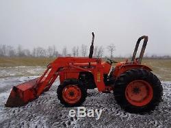 1989 Kubota M6030 Tractor with Front Loader, Creeper gear, 2 remotes, 61HP Diesel