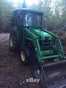 2004 John Deere 4710 Tractor with 460 Bucket Fully Loaded with Heat A/C Radio MI
