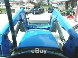2006 New Holland TD95D Tractor Cab, 4x4 Loader-FREE 1000 MILE DELIVERY FROM KY