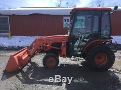 2007 Kubota B3030 4x4 Compact Tractor with Loader & Cab