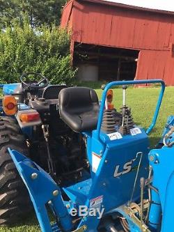 2009 LS S3010 28.5 HP Tractor W Backhoe New Holland Only 69 Hours