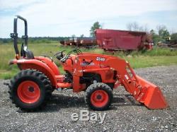 2014 Kubota L3200 tractor with Front loader, 4WD, Hydro, 32HP Diesel, 134 hours