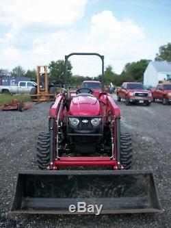 2015 Mahindra 2555 Tractor with Front Loader, 4WD, Shuttle Shift, 55HP, 105 hours