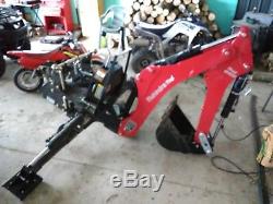 2016 Mahindra Tractor eMax 25 WithBACKHOE HST LOW HOURS