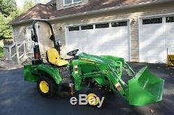 2017 John Deere 1023E Tractor 4X4 with Loader low 40 hours and extras