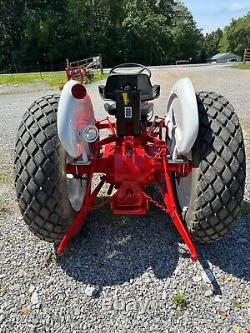 601 Ford Tractor Nice Paint Job Turf Tires No Wear On Clutch Pedal. Mint Cond