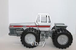 Agco Oliver White Farm Toy WFE 4-225 4 Wheel Drive Field Boss Red Stripe
