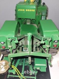 ERTL John Deere Tractor Precision Classics #22 Model # 8020. Size 116