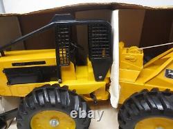 Ertl 1/16 Scale Diecast John Deere Log Skidder Farm Toy Tractor