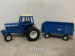 Ford TW 20 1980's Farm Toy Dual Back Wheels Tractor 1/12 Ertl