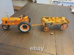 Franklin Mint Halloween Farm Tractor With Wagon Harvest Hollow Farms Farmall H