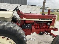 International Farmall 1206 farm tractor withROPS Case IH Iowa
