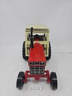 International Harvester Ertl 1/16 1066 Tractor With Cab 1970s Original NICE