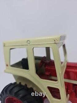 International Harvester Ertl 1/16 1066 Tractor With Cab 1970s Original NICE