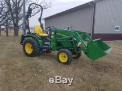 John Deere 2025R diesel 4X4 COMPACT TRACTOR with H 130 LOADER
