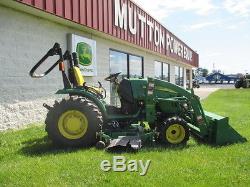 John Deere 2520 Compact Tractor with Loader and 62 Mower