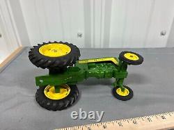 John Deere 430 Utility Tractor w NO 3 Point 116 Ertl Vintage Toy Die-Cast