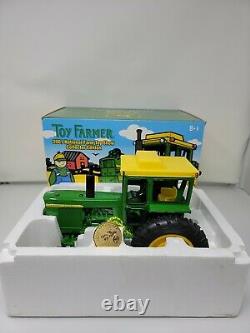 John Deere 4520 Toy Farmer 2001 national farm show 1/16 Tractor