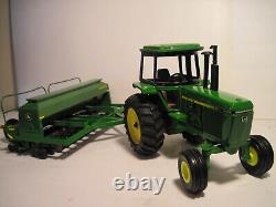 John Deere Farm Toy Tractor 4450 FWA with 1590 drill Ertl 1/16