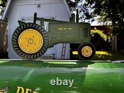 John Deere Green Model B Rural Style Mailbox with Tractor Topper Rare