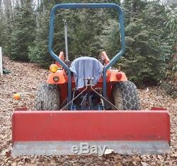 KIOTI LK3054 4X4 Tractor with loader, tooth bar and heavy duty box blade