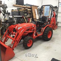 Kubota B2920 Tractor, Loader, Backhoe