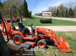 Kubota BX24 Tractor 4x4 Loader, Backhoe, Belly Mower