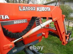 M6800 Kubota Tractor withLA1002 Kubota Loader