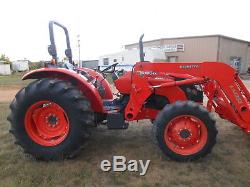 M8540 Kubota 4WD tractor with Loader/85 HP/Hydraulic shuttle/590 Hours