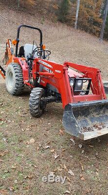 Massey Ferguson 1528 tractor 4x4