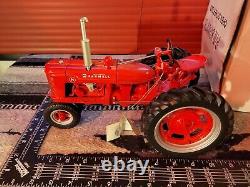 McCormick Farmall H 1/12 Diecast Farm Tractor Replica By Franklin Mint