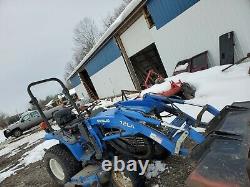 New Holland tc21 Loader 4x4 tractor compact Diesel Hydrostatic Belly Mower