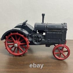 Scale Models McCormick Deering 10-20 H. P. Diecast Metal Farm Tractor Toy 116