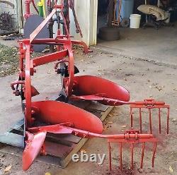 (THE BEST) Dearborn 10-161 3 Point Hitch Farm Plow Complete! The Nicest Around