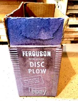 TOPPINGS DISC PLOW WITH BOX 1953 Era. PlOW AND BOX ONLY, TRACTOR NOT INCLUDED